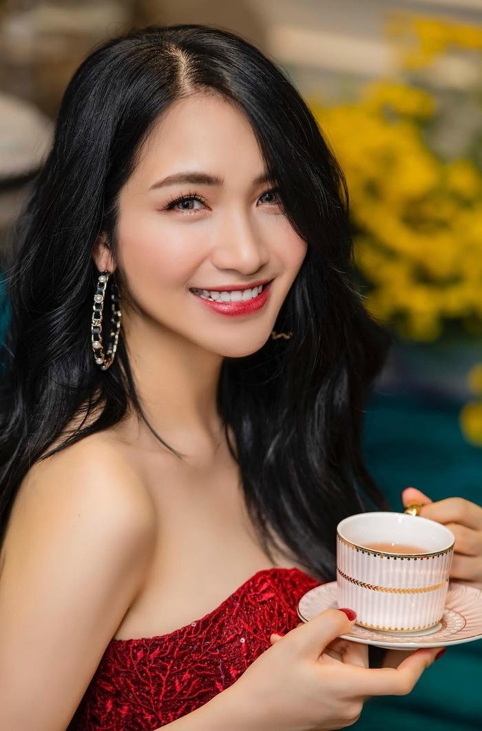 ảnh Hòa Minzy bikini 31