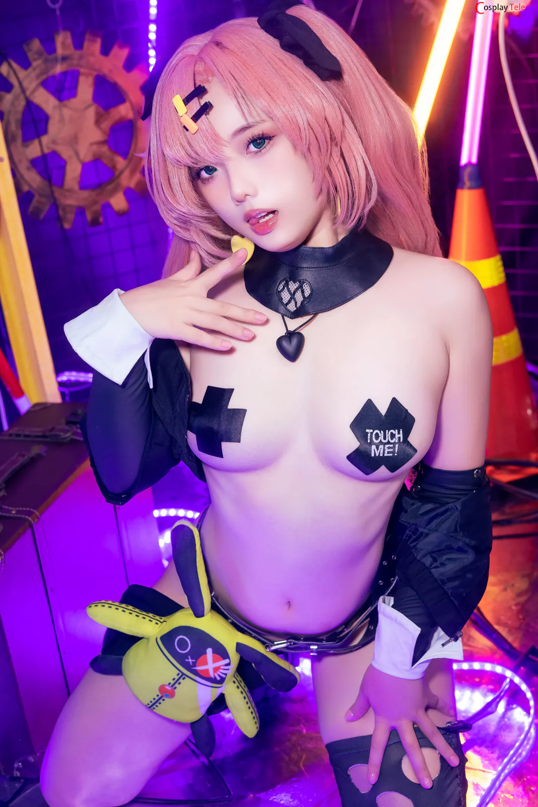 Messie Huang cosplay Nicole Demara 32