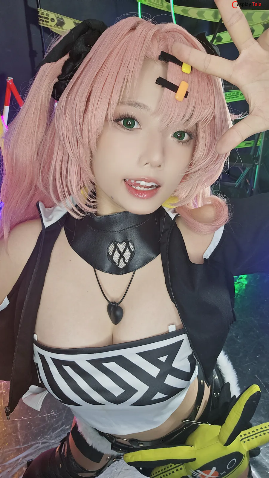 Messie Huang cosplay Nicole Demara 80